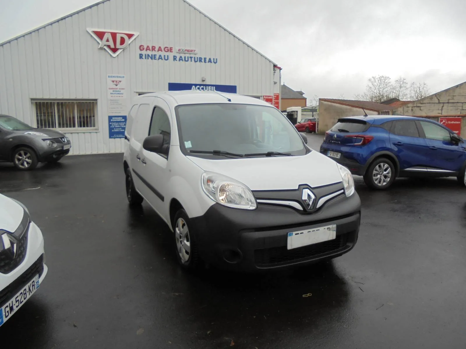 RENAULT